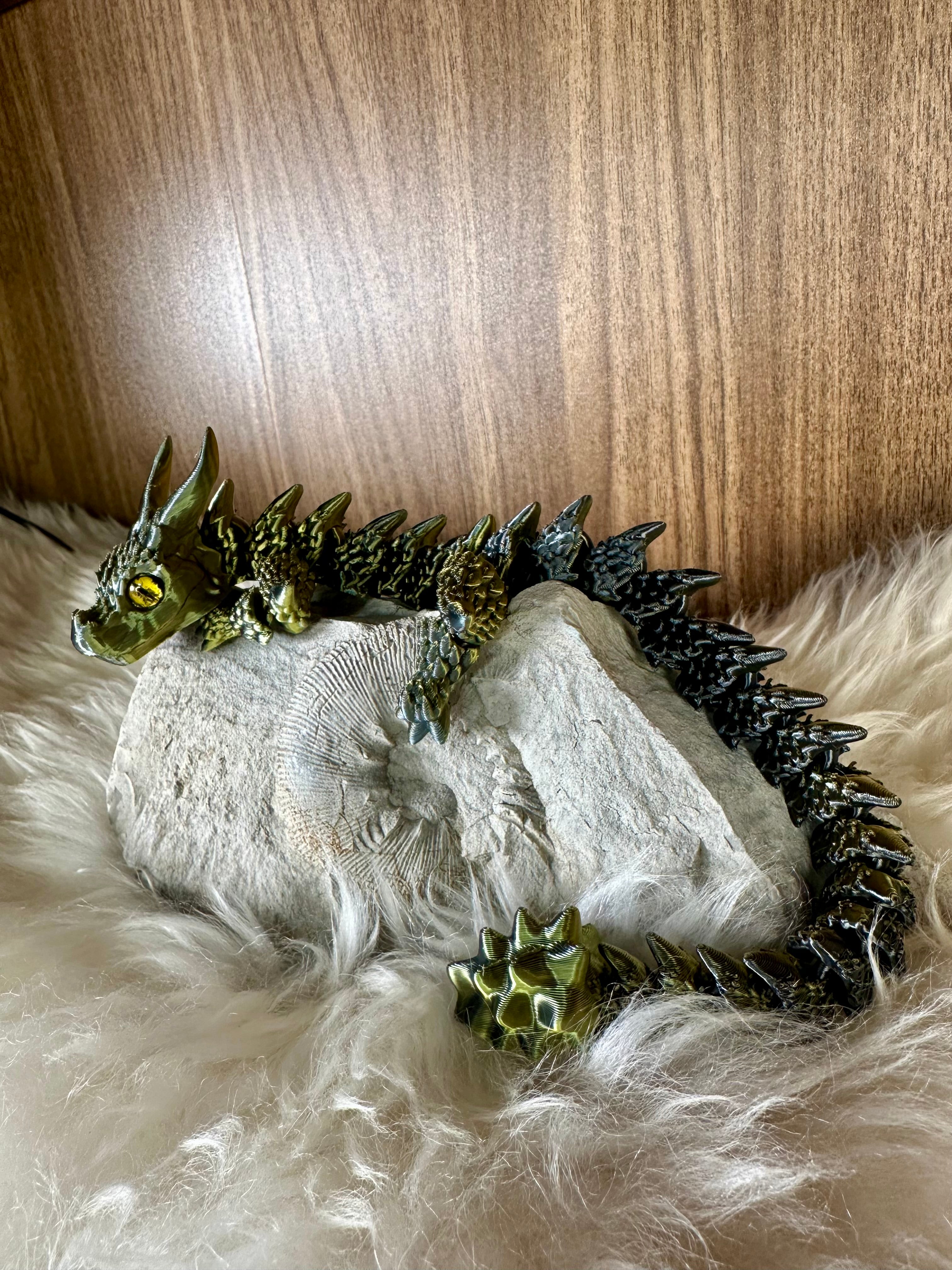 Skolor — Dragon des Profondeurs Dorées - dragon articulé 3D