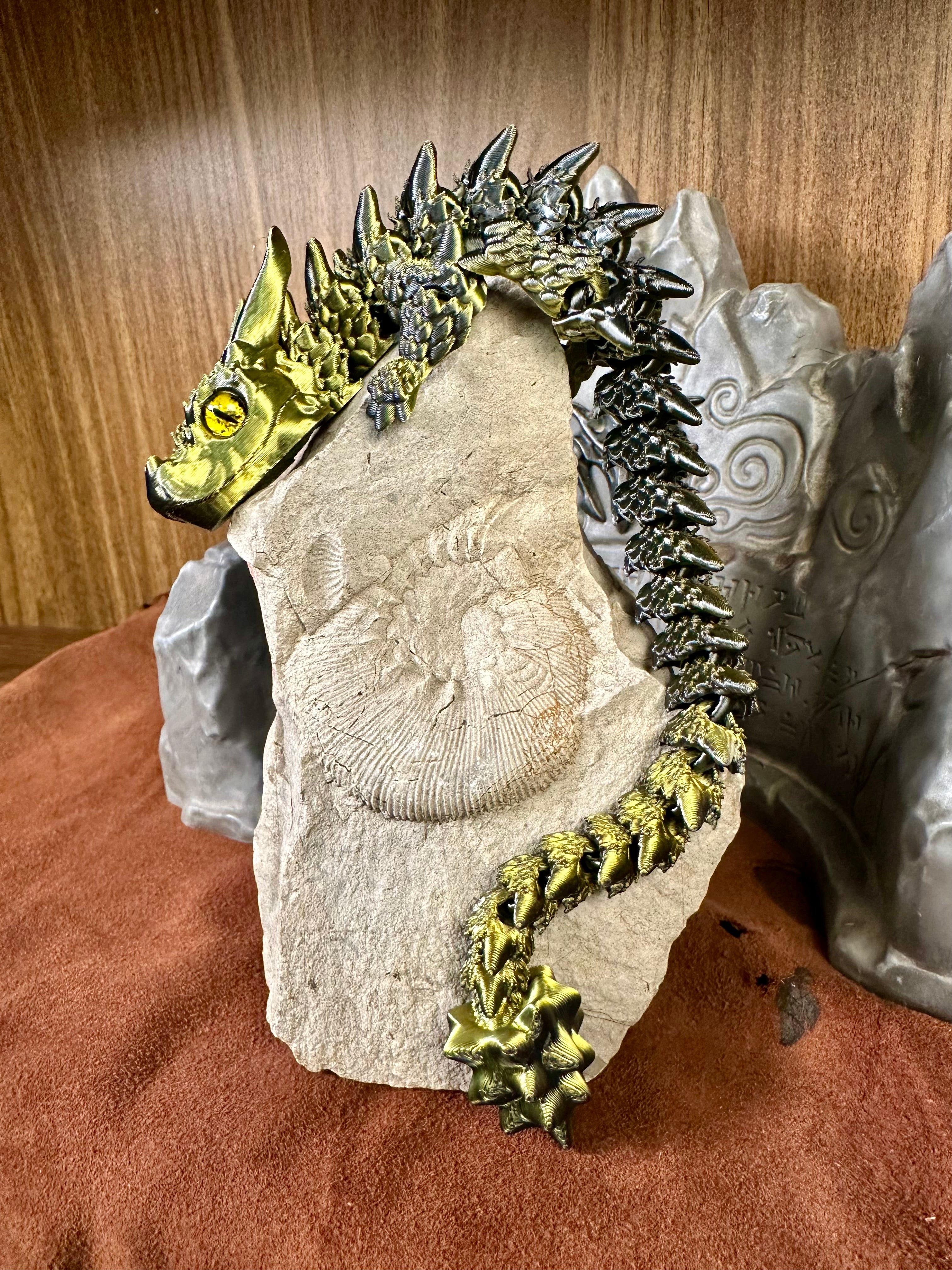 Skolor — Dragon des Profondeurs Dorées - dragon articulé 3D